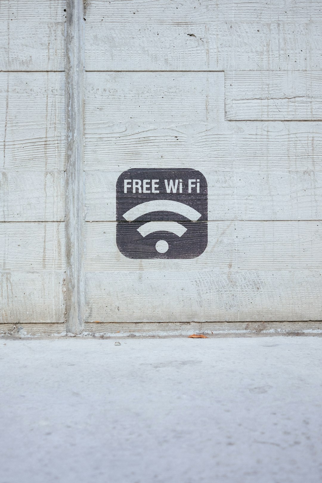 Travel eSIM vs Portable WiFi Hotspot