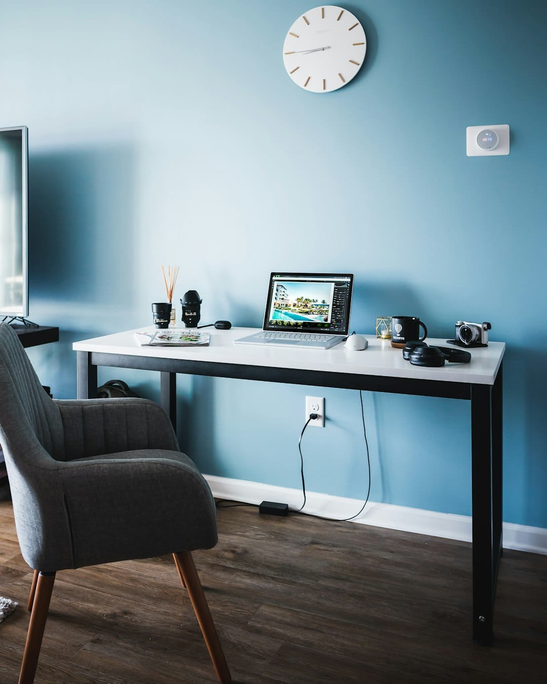 Airbnb dedicated workspace