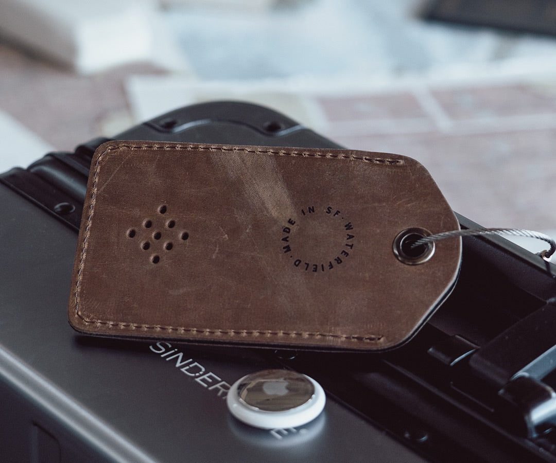 AirTag luggage tags